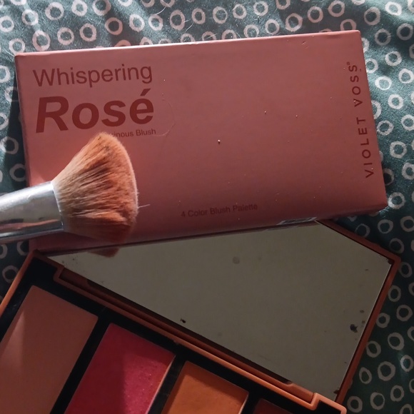 Violet Voss whispering rose blush palette - Picture 3 of 4
